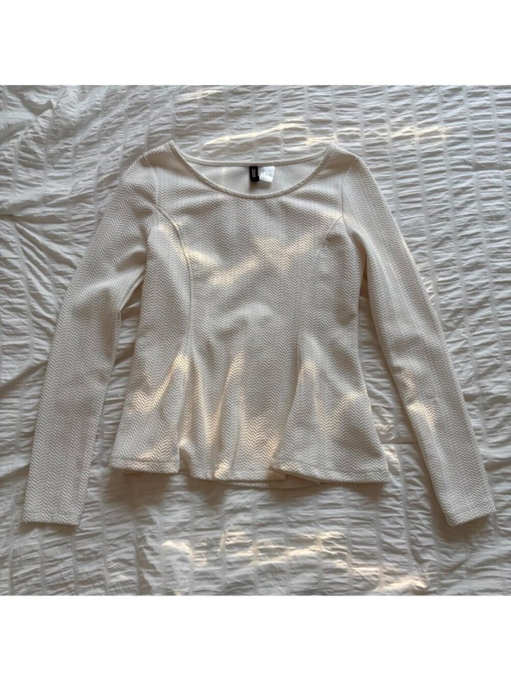 H&M cream & white herringbone long sleeve top in a M #herringbone #preppy
